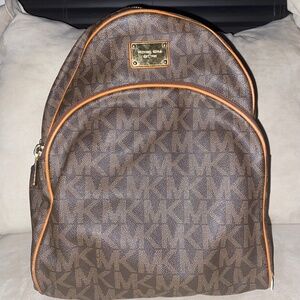 Michael Kors MK Signature Bookbag